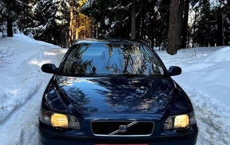 Volvo S60 III, 2001 год, 440 000 рублей, 1 фотография