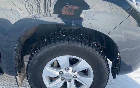 Toyota Land Cruiser Prado 150 рестайлинг 2, 2022 год, 5 500 000 рублей, 6 фотография