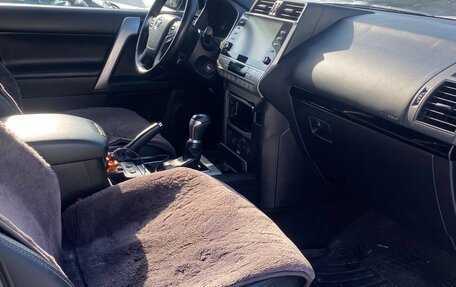 Toyota Land Cruiser Prado 150 рестайлинг 2, 2022 год, 5 500 000 рублей, 10 фотография