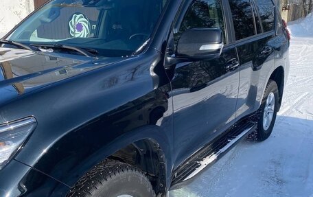 Toyota Land Cruiser Prado 150 рестайлинг 2, 2022 год, 5 500 000 рублей, 2 фотография