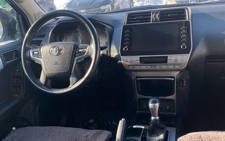 Toyota Land Cruiser Prado 150 рестайлинг 2, 2022 год, 5 500 000 рублей, 13 фотография