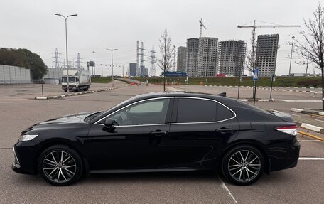 Toyota Camry, 2021 год, 3 500 000 рублей, 2 фотография