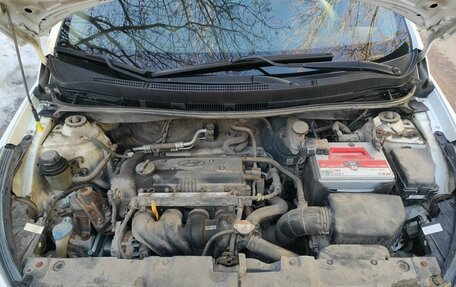 Hyundai Solaris II рестайлинг, 2013 год, 800 000 рублей, 8 фотография