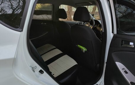 Hyundai Solaris II рестайлинг, 2013 год, 800 000 рублей, 12 фотография