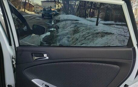 Hyundai Solaris II рестайлинг, 2013 год, 800 000 рублей, 17 фотография