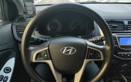 Hyundai Solaris II рестайлинг, 2013 год, 800 000 рублей, 22 фотография