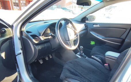 Hyundai Solaris II рестайлинг, 2013 год, 780 000 рублей, 4 фотография