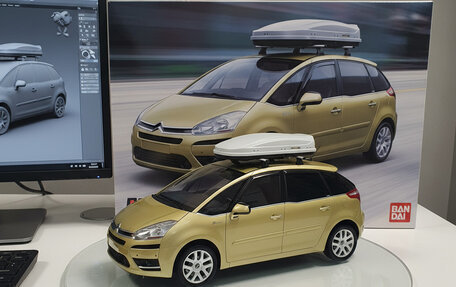 Citroen C4 Picasso II рестайлинг, 2008 год, 800 000 рублей, 2 фотография