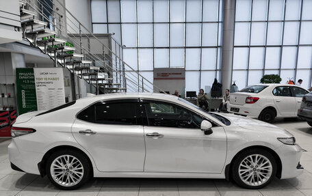 Toyota Camry, 2019 год, 3 150 000 рублей, 4 фотография