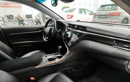 Toyota Camry, 2019 год, 3 150 000 рублей, 11 фотография