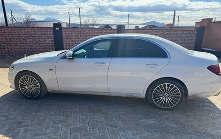 Mercedes-Benz E-Класс, 2019 год, 3 700 000 рублей, 4 фотография