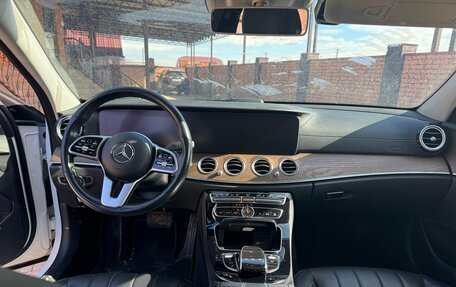 Mercedes-Benz E-Класс, 2019 год, 3 700 000 рублей, 8 фотография