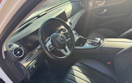 Mercedes-Benz E-Класс, 2019 год, 3 700 000 рублей, 12 фотография