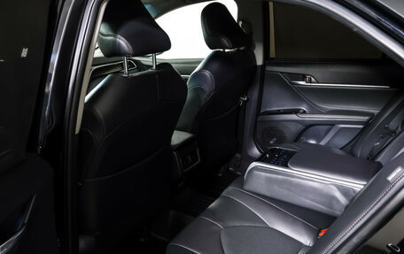 Toyota Camry, 2018 год, 2 990 000 рублей, 12 фотография