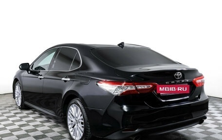 Toyota Camry, 2018 год, 2 990 000 рублей, 7 фотография