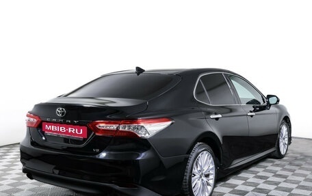 Toyota Camry, 2018 год, 2 990 000 рублей, 5 фотография