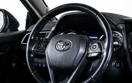 Toyota Camry, 2018 год, 2 990 000 рублей, 17 фотография