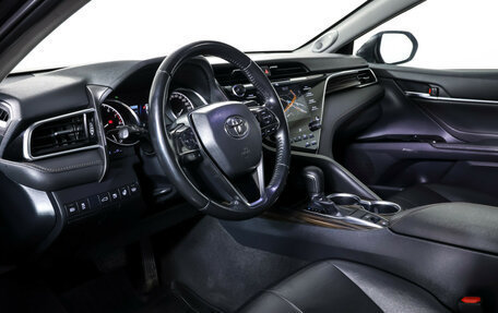 Toyota Camry, 2018 год, 2 990 000 рублей, 18 фотография