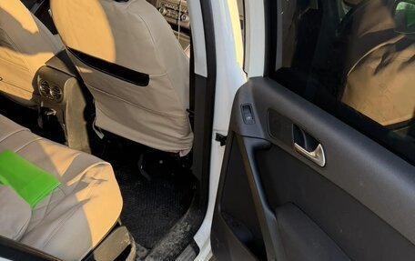 Volkswagen Tiguan I, 2010 год, 920 000 рублей, 5 фотография