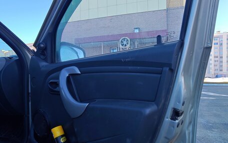 Renault Sandero I, 2011 год, 200 000 рублей, 4 фотография