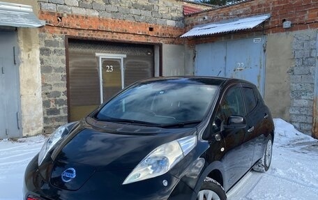 Nissan Leaf I, 2014 год, 750 000 рублей, 8 фотография