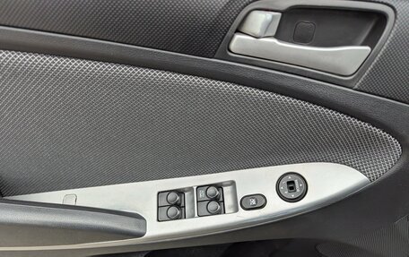 Hyundai Solaris II рестайлинг, 2012 год, 690 000 рублей, 11 фотография