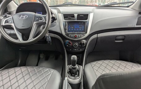 Hyundai Solaris II рестайлинг, 2012 год, 690 000 рублей, 17 фотография