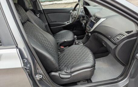 Hyundai Solaris II рестайлинг, 2012 год, 690 000 рублей, 16 фотография