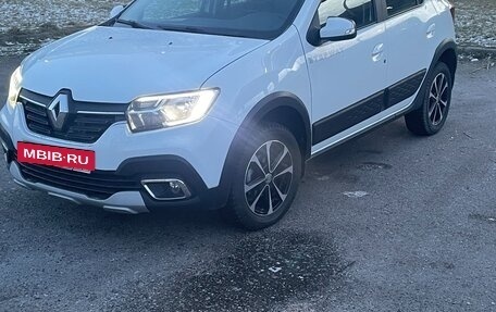 Renault Sandero II рестайлинг, 2020 год, 1 290 000 рублей, 2 фотография