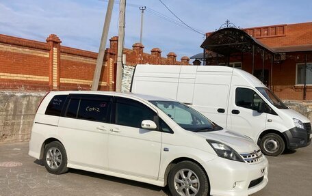 Toyota ISis I, 2010 год, 1 250 000 рублей, 2 фотография