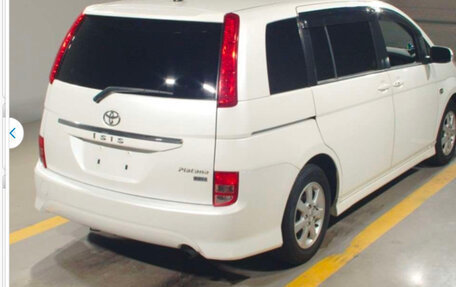 Toyota ISis I, 2010 год, 1 250 000 рублей, 12 фотография