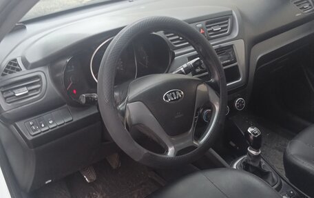 KIA Rio III рестайлинг, 2015 год, 650 000 рублей, 1 фотография