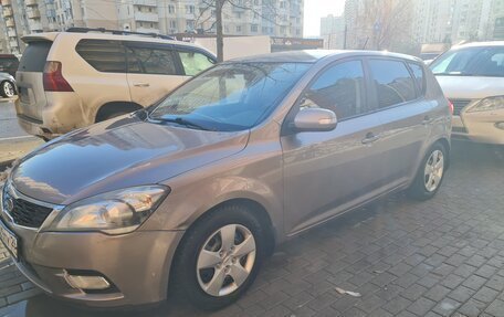 KIA cee'd I рестайлинг, 2010 год, 639 000 рублей, 2 фотография