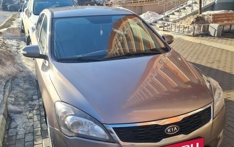 KIA cee'd I рестайлинг, 2010 год, 639 000 рублей, 3 фотография