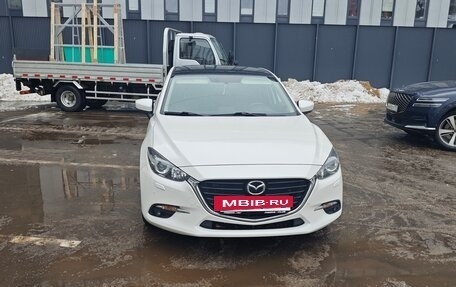 Mazda 3, 2018 год, 1 999 999 рублей, 4 фотография