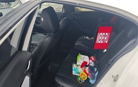 Mazda 3, 2018 год, 1 999 999 рублей, 15 фотография