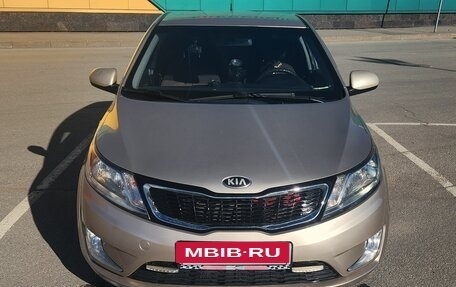 KIA Rio III рестайлинг, 2013 год, 900 000 рублей, 2 фотография