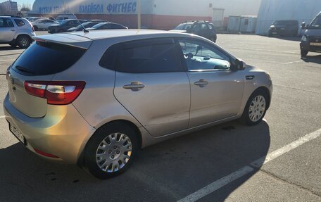 KIA Rio III рестайлинг, 2013 год, 900 000 рублей, 4 фотография