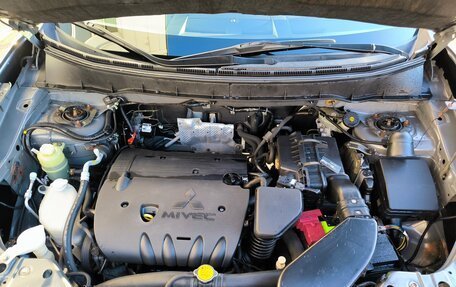 Mitsubishi Outlander III рестайлинг 3, 2010 год, 1 170 000 рублей, 8 фотография