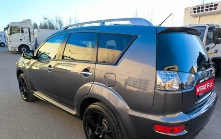 Mitsubishi Outlander III рестайлинг 3, 2010 год, 1 170 000 рублей, 4 фотография