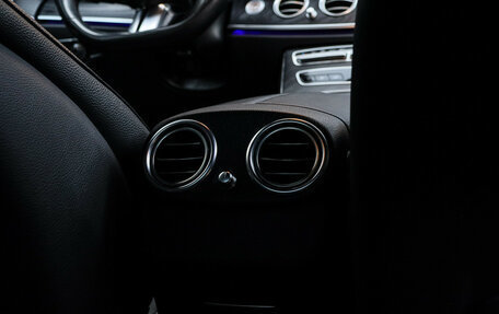 Mercedes-Benz E-Класс, 2021 год, 3 850 000 рублей, 9 фотография