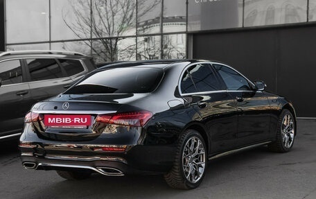 Mercedes-Benz E-Класс, 2021 год, 3 850 000 рублей, 4 фотография