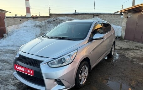 Hyundai Solaris II рестайлинг, 2013 год, 930 000 рублей, 2 фотография