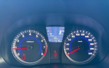 Hyundai Solaris II рестайлинг, 2013 год, 930 000 рублей, 21 фотография