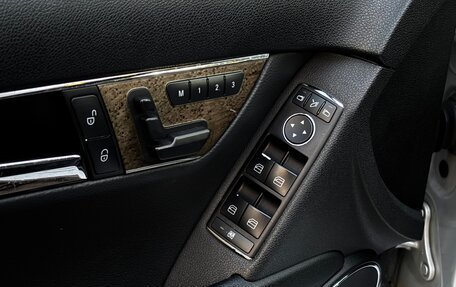 Mercedes-Benz C-Класс, 2009 год, 1 400 000 рублей, 24 фотография