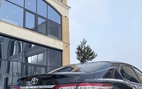 Toyota Camry, 2023 год, 3 600 000 рублей, 5 фотография