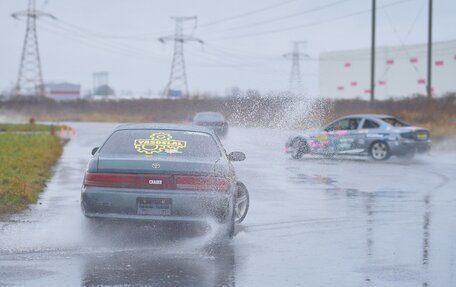 Toyota Cresta, 1993 год, 750 000 рублей, 4 фотография