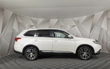 Mitsubishi Outlander III рестайлинг 3, 2018 год, 2 099 150 рублей, 6 фотография