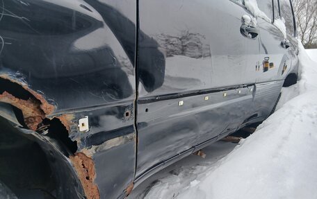 Toyota Land Cruiser 100 рестайлинг 2, 2004 год, 1 100 000 рублей, 6 фотография