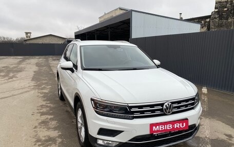 Volkswagen Tiguan II, 2016 год, 2 500 000 рублей, 3 фотография